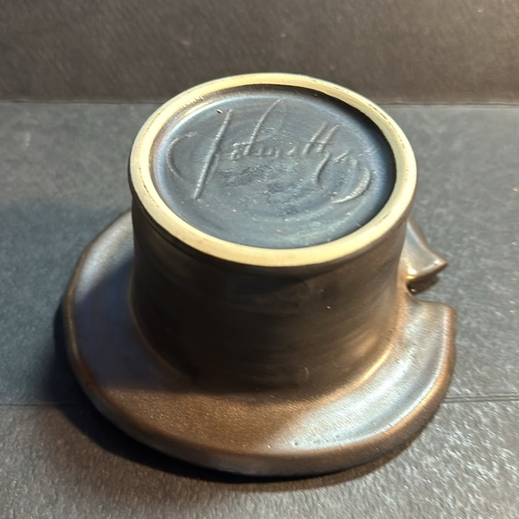 Unique Green Pottery Ikebana Lily Pad w/Copper Tone Base Signed Jonathan Bullock - Picture 5 of 6